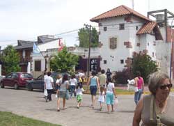 Taller de euskera y dantzas, escuela de pelota, clases de tejido e incluso cursos de mus completarán las actividades del CV de Chascomús (foto ZingirakoEuskaldunak)