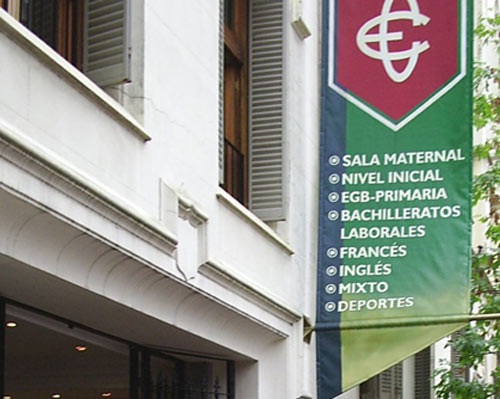 Logo de Euskal Echea y sede escolar de la entidad en la calle Sarandía de la Ciudad Autónoma de Buenos Aires (foto EuskalKultura.com)