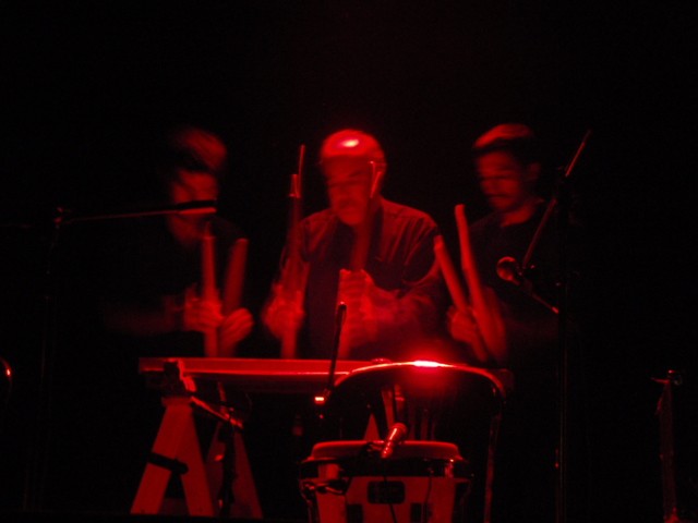 Juan Mari Beltrán y sus músicos en un momento de la actuación en el Centro Cultural Defensa de Buenos Aires
