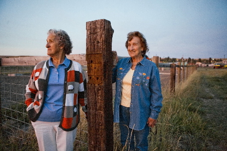 Las hermanas Maria (Ulacia) Onaindia y Juana (Ulacia) Malaxa en el Wallowa County Fair Grounds. Fueron el pasado 6 de septiembre 'Grand Marshal' o presidentas del desfile tradicional de Hells Canyon, en Enterprise, Oregón (foto The Oregonian)