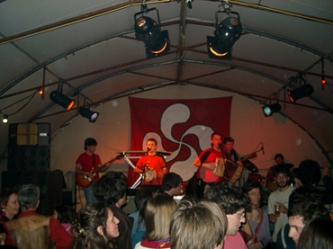 El grupo Trikizio en un concierto ofrecido en Ginebra (Suiza)