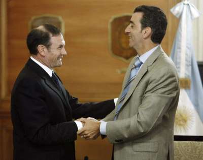 Ibarretxe en su reciente visita a Argentina, recibido por el Ministro del Interior Landazzo