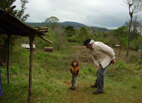 La Euskal Etxea realizó sendas visitas a la comunidad Mbya Guaraní (foto Corpus ChristiEE)