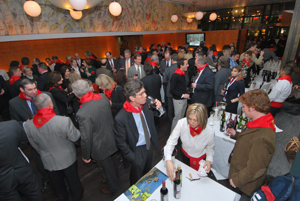 Un momento de la presentación de vinos navarros realizada el miércoles en el restaurante Bryant Park Grill bajo el lema "Corriendo con los toros"