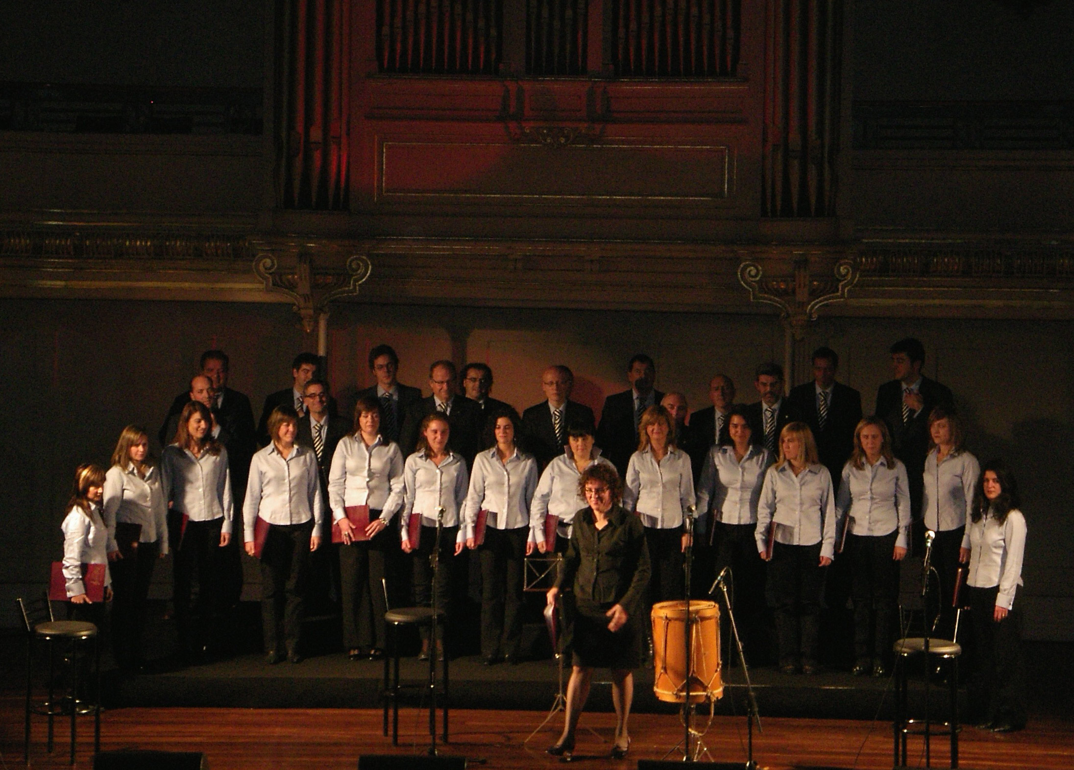 El Coro del Colegio de Abogados de Bizkaia en una actuación (foto CCAB)