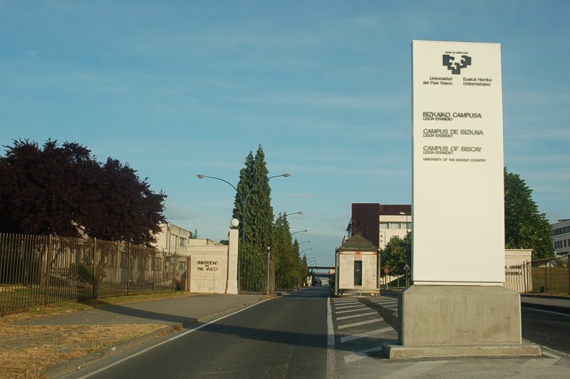 Entrada al campus de la UPV-EHU en Leioa, Bizkaia