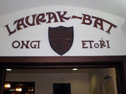El Centro Laurak Bat, decano de los centros vascos del mundo (foto EuskalKultura.com)