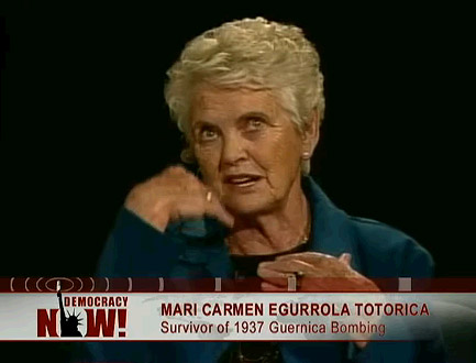 Mari Carmen Egurrola Totorica, elkarrizketaren une batean (argazkia democracynow.org)