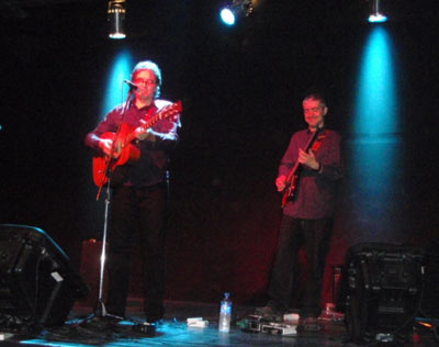 Ruper Ordorika junto al guitarrista Dani Pérez en Buenos Aires (foto EuskalKultura.com)