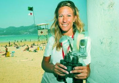 Lorena Galeano, una geselina que cumple 29 este próximo sábado, es responsable de socorristas en la playa de La Concha, en Donostia-San Sebastián (foto JMLópez-DiarioVasco)