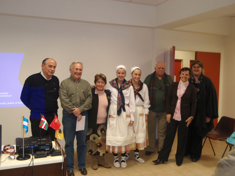 César Mohr, Horacio Marotto Etxezahar, Elba Reggi, Nerea Mohr, Itziar Mohr, Néstor Fernández, Ma Jesús Andrés Zarandona eta Mariana Fernández Castelli (argazkia EuskalKultura.com)