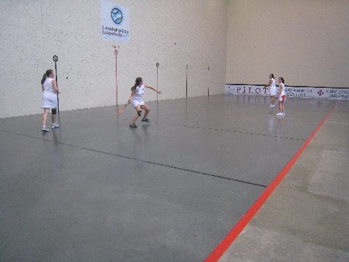 Emakumezkoen Pelota Goma binakako partida, BCCeko Evelyne Etcharren/Maitexa Cuburu Bakersfield-eko Kern County Basque Club-eko Michelle Saldubehere/Teresa Iparraguirre bikotearen kontra, seguruenik borrokatuena aurtengo NABO Pilota Txapelketan