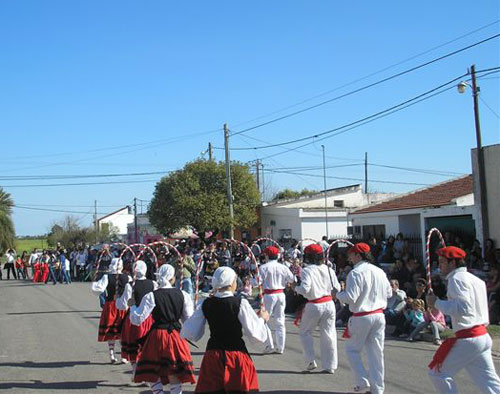 Los dantzaris de Urrundik en San Benito