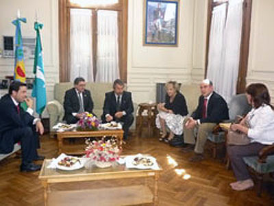 La delegación, recibida en la intendencia de Bragado (foto La Voz de Bragado)