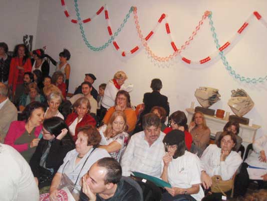 Etxeko areto nagusia jendez gainezka Euskara Egunaren ospakizunean (argazkia EuskalKultura.com)