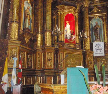 Imagen de la Virgen de Arantzazu en la parroquia de Victoria (foto EuskalKultura.com)