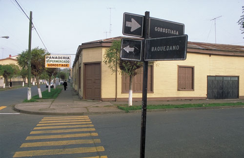 Imagen de Constitución y de dos de sus calles, con nombres vascos, anterior al desastre (foto EuskalKultura.com)