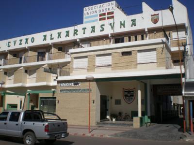 Macachingo Euzko Alkartasuna hotelaren ikuspegia (argazkia EuskalKultura.com)