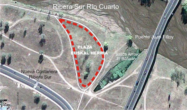 Vista aérea señalando la ubicación privilegiada de la futura Plaza Euskal Herria de la localidad cordobesa de Río Cuarto, en Argentina