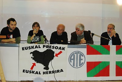 Ezkerretik eskuinera, Guillermo Paniagua, Irene López de Vicuña, Carlos Aznárez, Vicente Zito Lema eta Atilio Borón elkarte berriaren aurkezpen ofizialaren ekitaldian