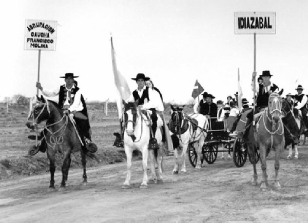 Gauchos de la localidad argentina de Idiazabal (foto Fundación Idiazábal/N.G.)