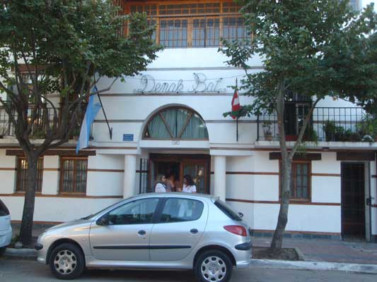 Sede del Centro Vasco Denak Bat de Cañuelas
