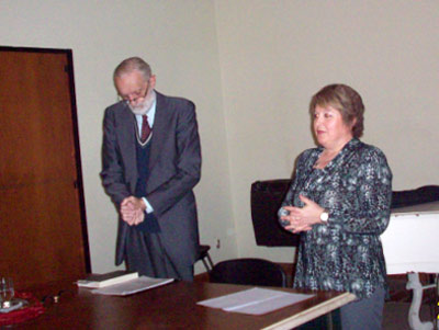 Presentando al experto en cultura vasca y Diáspora Mikel Ezkerro, en Gure Txokoa de Rauch (foto RauchEE)