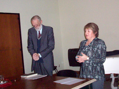 Presentando al experto en cultura vasca y Diáspora Mikel Ezkerro, en Gure Txokoa de Rauch (foto RauchEE)