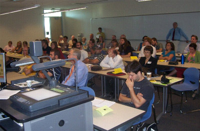 Parte del público que siguió las sesiones persenciales en Boise (foto EHMG)