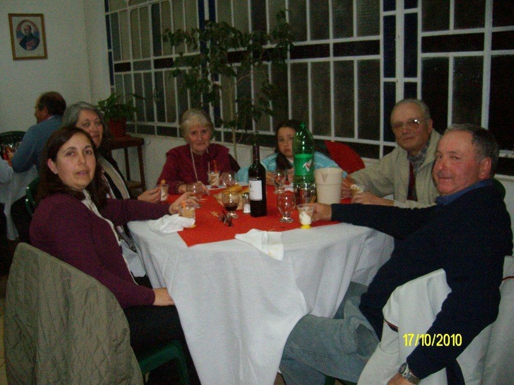 Gran ambiente y muchos asistentes en el homenaje a las madres de Lagunen Etxea (foto LapridaEE)