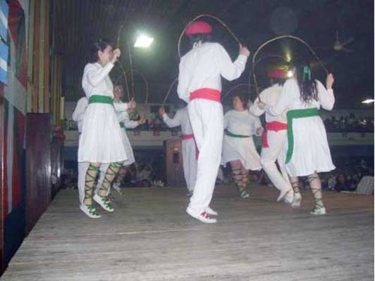 Fiesta Vasca del centro 'Zingirako Euskaldunak', de Chascomús, del año 2008