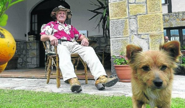 Pedro Uberuaga, en su casa de Bolívar (foto Deia)