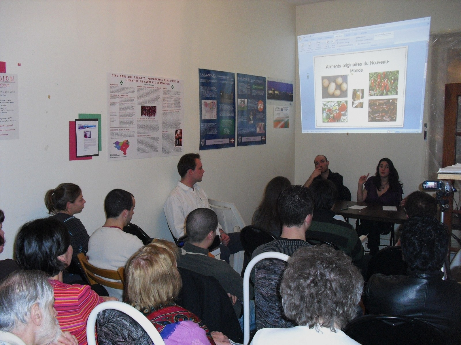 Una de las conferencias del ciclo (foto EuskaldunakEE)