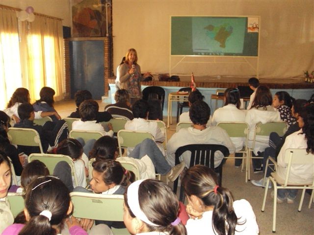 Charla en la escuela Estanislao López de Santa Fe (foto SantaFeEE)
