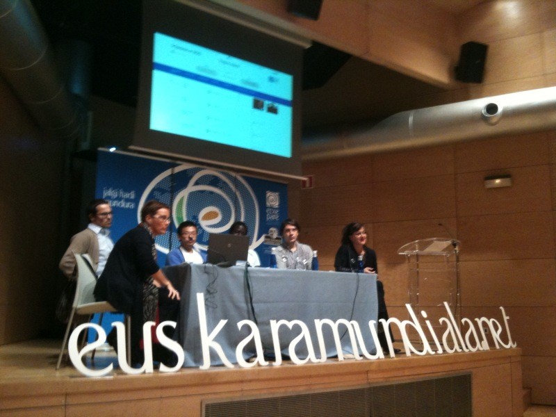 Los responsables del Instituto Vasco Etxepare en la presentación de la campaña (foto Etxepare)
