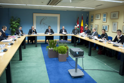 Aspecto de la reunión de ayer del Consejo Asesor de Colectividades Vascas, presidido por el Lehendakari Patxi López (foto Irekia)