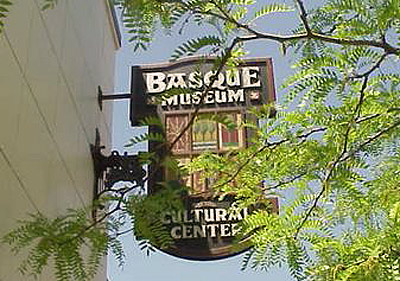Cartel del Basque Museum & Cultural Center de Boise