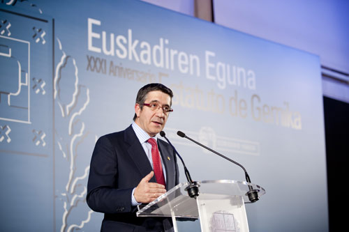 Patxi López durante la recepción y celebración organizada el pasado 27 de octubre del 'Euskadiren Eguna', en conmemoración de la aprobación del Estatuto de Autonomía de Gernika (foto Irekia)