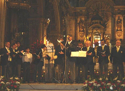 Momento del concierto que ofreció el Coro Vasco de Euzko Etxea en la Catedral de Santiago (foto Berriketari)