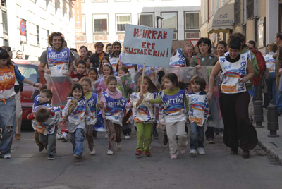 Aurreko edizioan, Madrileko Euskal Etxeko haurrak korrika euskareren alde (argazkia MadrilEE)