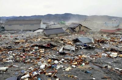 Tsunamiak utzitako panorama