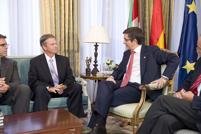 Idaho Deputy Governor Brad Little's meeting with Lehendakari Lopez last September in Vitoria-Gasteiz