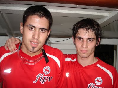 Dos de los pelotaris que disputarán el campeonato que hoy se inicia en Nuebos Aires y La Plata, Iñaki Gil Nájera e Ignacio Montiel (foto PelotarisTucuman.blogspot.com)