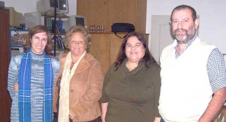 Laura Nóbile (tercera por la izquierda) junto a Nieves Castillo, Sara Artola y Diego Tellechea, del centro vasco Villegas'ko Euskaldunak (foto DiarioActualidad)