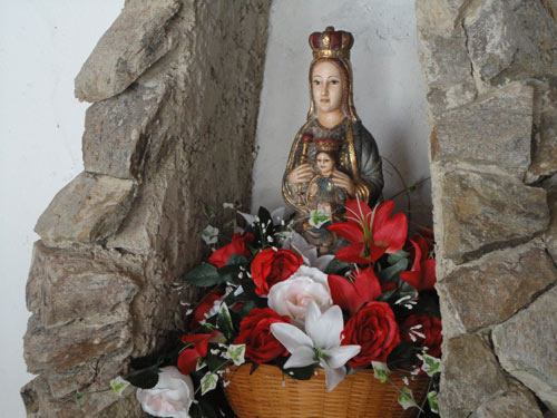 Valencia-Caraboboko Eusko Etxean, Naguanaguan, dagoen Begoñako Amaren figura (argazkia EuskalKultura.com)
