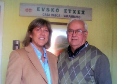 Iratxe Madariaga Ibarra, Txileko ohorezko kontsula Bilbon, eta Archibaldo Uriarte, Valparaisoko Eusko Etxeko lehendakaria