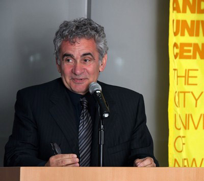 Bernardo Atxaga durante su conferencia inaugural en el Graduate Center de la City University of New York (foto Koitz)