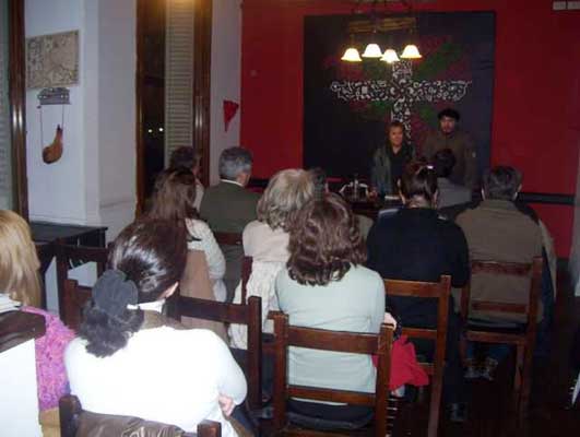 Marita Echave presentó su libro 'Cocina Vasca Campesina' en el restaurante Lazkao, de La Plata