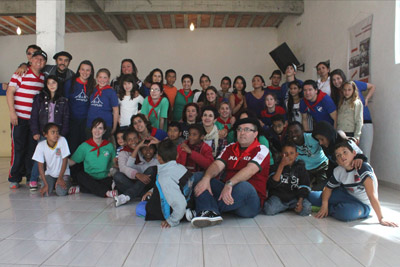 Foto de grupo de los participantes en el taller de dantza de la Semana Vasca de Sao Paulo (foto ItapeviEE)