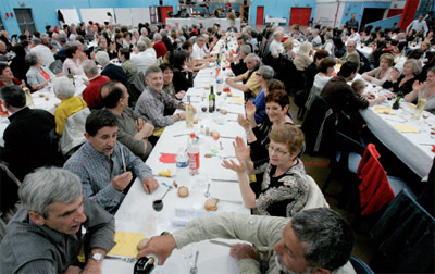 Socios de Lagunt eta Maita durante la 'Fête des Amicalistes' de este año (foto PaueEE)